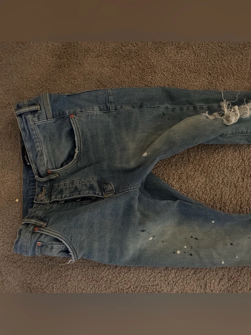 Slim Light Blue Men’s Jeans with Copper Rivet Accent